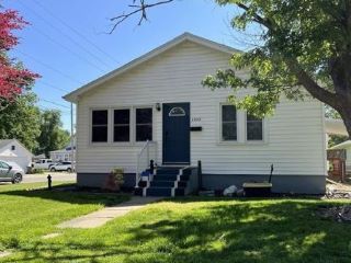 Foreclosed Home - 2100 S 15TH ST, 52601