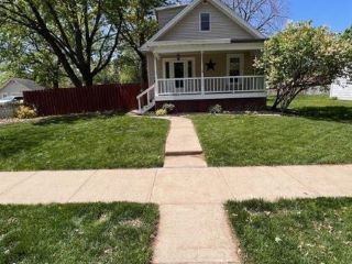 Foreclosed Home - 1015 S LEEBRICK ST, 52601