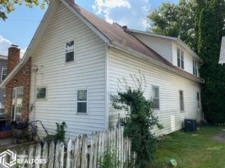 Foreclosed Home - 1018 N 7TH ST, 52601
