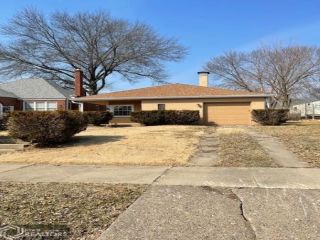 Foreclosed Home - 920 N 13TH ST, 52632