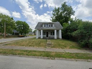 Foreclosed Home - 829 N 13TH ST, 52632