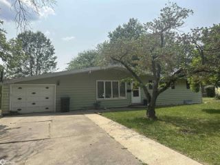 Foreclosed Home - 1824 GRAND AVE, 52632