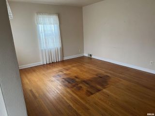 Foreclosed Home - 1019 HALL ST, 52722