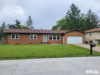 Foreclosed Home - 1030 5TH AVE N, 52732