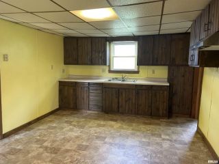 Foreclosed Home - 2302 N 10TH ST, 52732