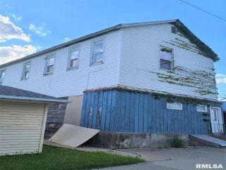Foreclosed Home - 1112 S 8TH ST, 52732