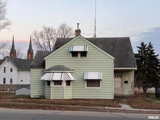 Foreclosed Home - 2423 N 3RD ST, 52732