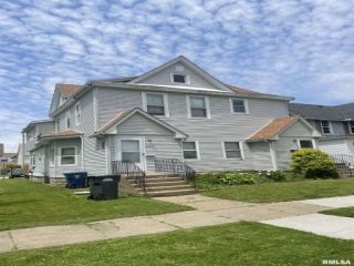 Foreclosed Home - 2120 ROOSEVELT ST, 52732