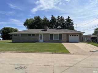 Foreclosed Home - 319 39TH AVE N, 52732