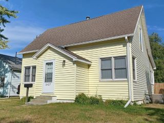 Foreclosed Home - 2427 S 14TH ST, 52732