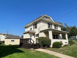 Foreclosed Home - 502 7TH ST, 52742