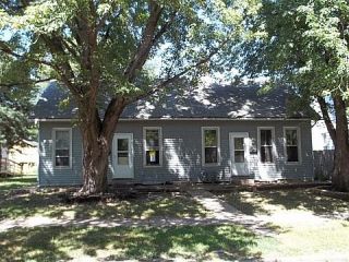 Foreclosed Home - 2002 W 1ST ST, 52802