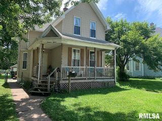 Foreclosed Home - 1915 W 4TH ST, 52802