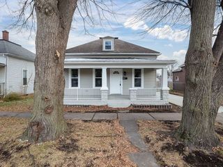 Foreclosed Home - 625 WILKES AVE, 52802