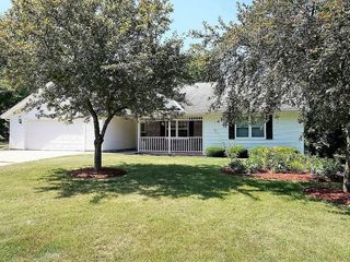 Foreclosed Home - 4061 MARY LN, 53012