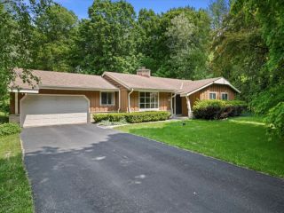 Foreclosed Home - N115W20108 WOODLAND DR, 53022