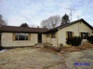 Foreclosed Home - 901 W VALLEY RD, 53066