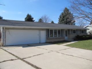 Foreclosed Home - 1345 HILLTOP LN, 53073