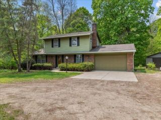 Foreclosed Home - N995 COUNTY ROAD O, 53078