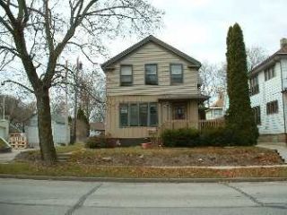 Foreclosed Home - 1950 N 5TH ST, 53081