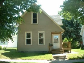 Foreclosed Home - 1511 OAKLAND AVE, 53081