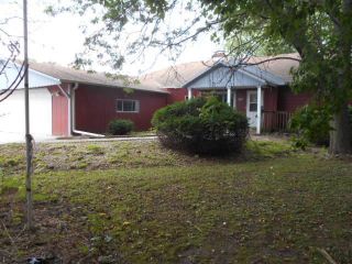 Foreclosed Home - 3915 S Business Dr, 53081