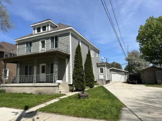 Foreclosed Home - 1513 N 16TH ST, 53081