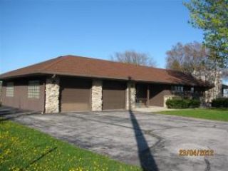 Foreclosed Home - 1703 S WISCONSIN DR, 53083