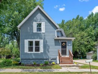 Foreclosed Home - 309 OAK ST, 53086
