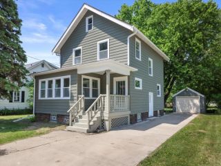 Foreclosed Home - 210 S MONROE ST, 53094