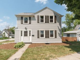 Foreclosed Home - 430 COLLEGE AVE, 53094