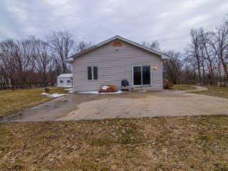 Foreclosed Home - N8653 RIVER BEND RD, 53094