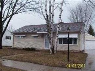 Foreclosed Home - 963 LINCOLN DR E, 53095