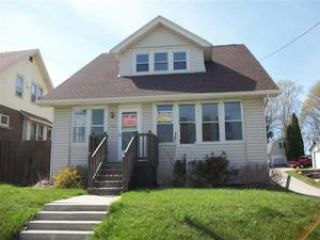 Foreclosed Home - 114 N 10TH AVE, 53095