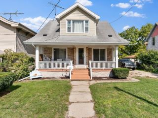 Foreclosed Home - 435 W KILBOURN AVE, 53095
