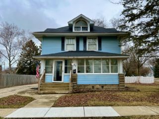 Foreclosed Home - 107 N HARRISON ST, 53115
