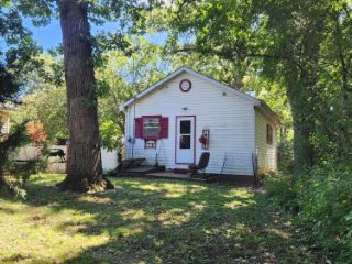 Foreclosed Home - 24940 MONROE ST, 53139