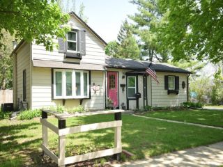 Foreclosed Home - 953 HENRY ST, 53147