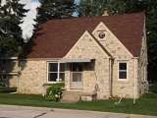 Foreclosed Home - 4040 S MOORLAND RD, 53151