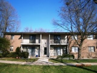 Foreclosed Home - 1604 S CARRIAGE LN APT B, 53151