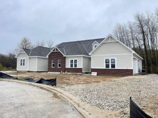 Foreclosed Home - 2145 W COLONIAL WOODS CIR, 53154