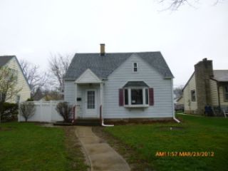 Foreclosed Home - 609 ELM AVE, 53172