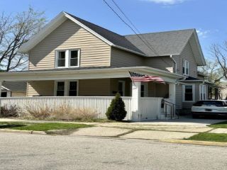Foreclosed Home - 136 E PARK AVE, 53186