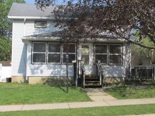 Foreclosed Home - 137 N GEORGE ST, 53190