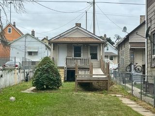 Foreclosed Home - 1555 S 3RD ST, 53204