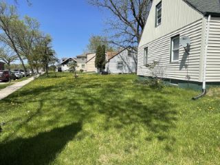 Foreclosed Home - 4216 W SHERIDAN AVE, 53209