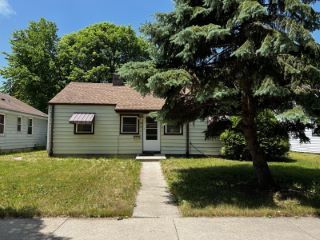 Foreclosed Home - 5231 N 28TH ST, 53209