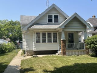 Foreclosed Home - 4861 N 24TH PL, 53209