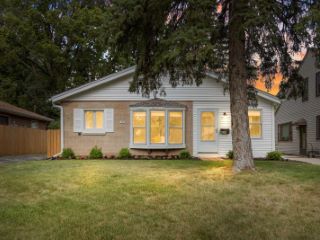 Foreclosed Home - List 100807107