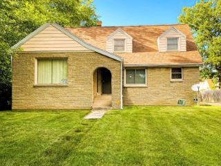 Foreclosed Home - 3918 W SILVER SPRING DR, 53209